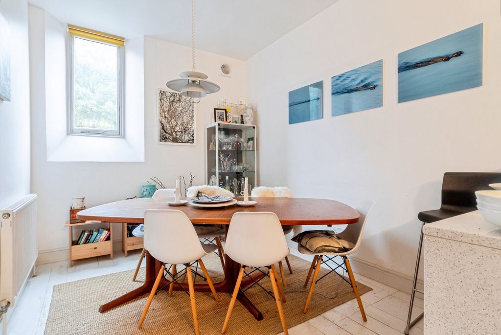 Property photo 3 of 17 Dining
