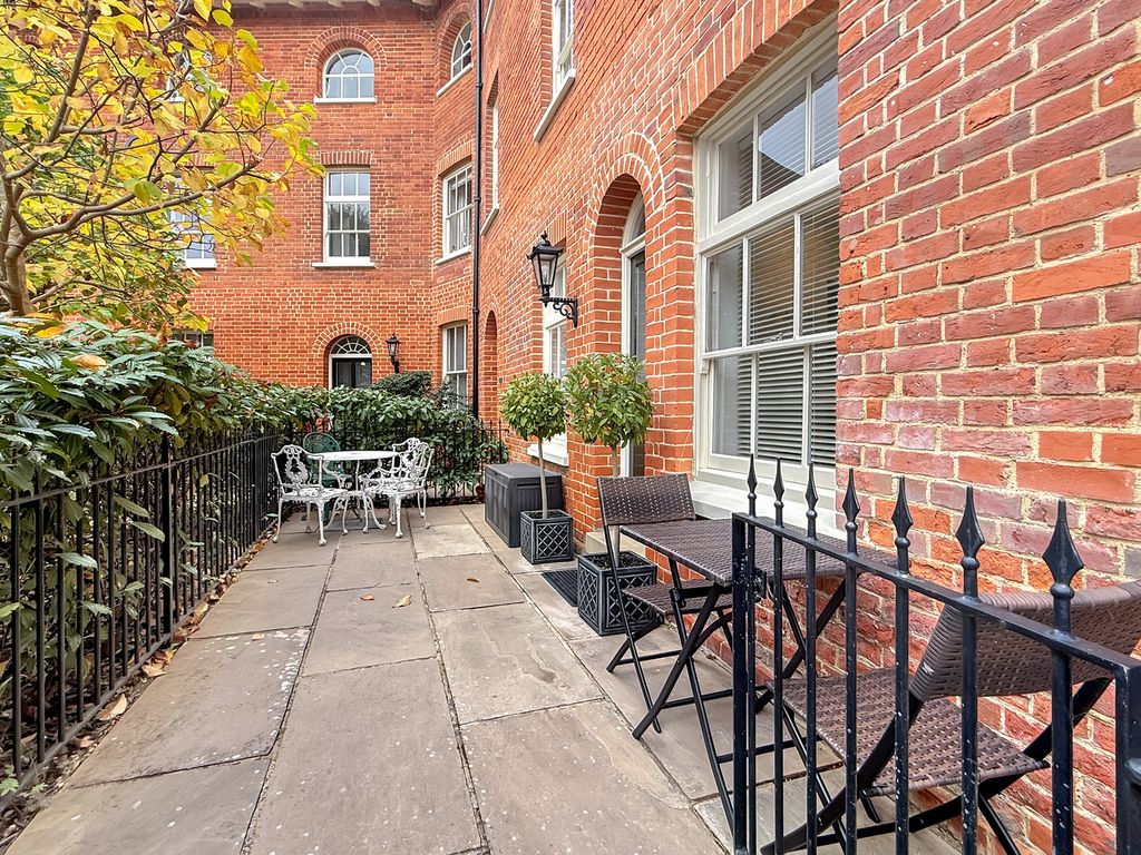 Property photo 3 of 11