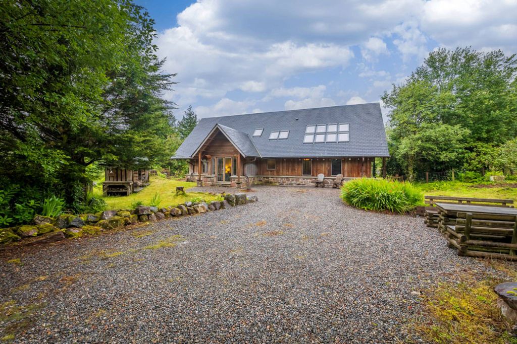 Property photo 1 of 33