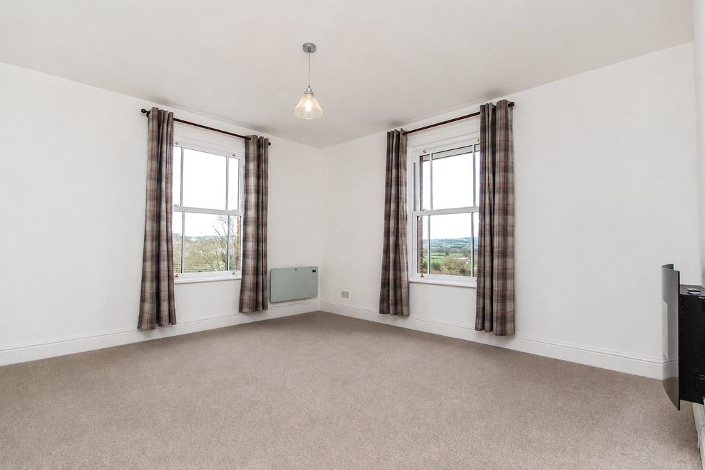 Property photo 3 of 14 Picture No. 32