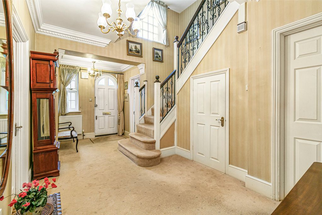 Property photo 3 of 65 Hallway