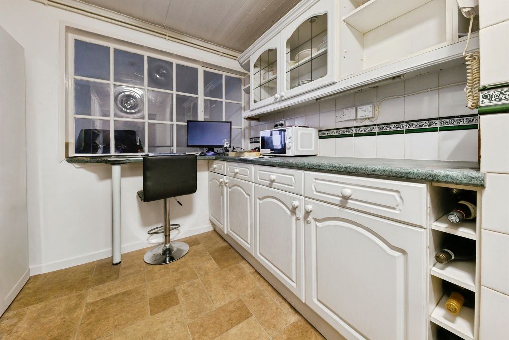 Property photo 3 of 14