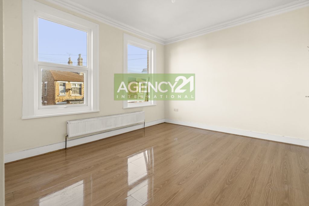 Property photo 3 of 10 Photo 9