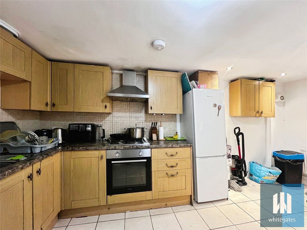 Property photo 3 of 12 Picture No. 10
