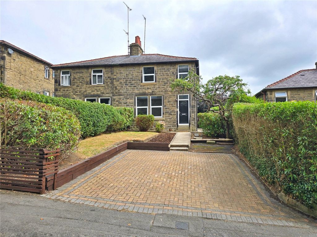Property photo 1 of 15 Stone Semi-Detached