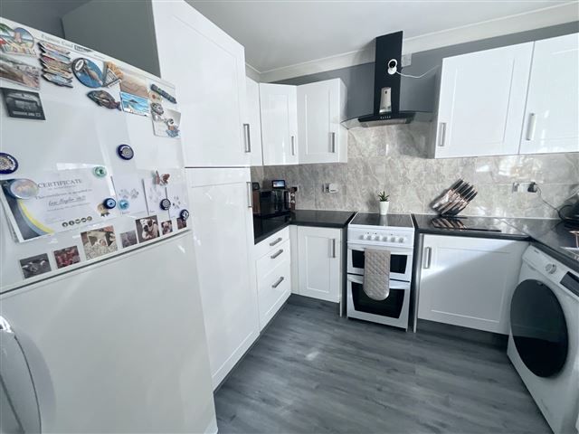 Property photo 3 of 21 Kitchen