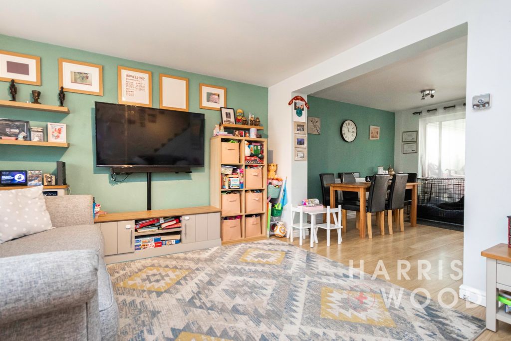 Property photo 2 of 18 4592164