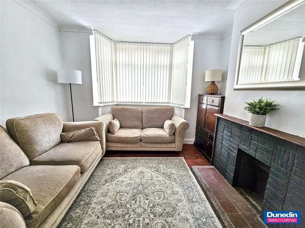 Property photo 3 of 21 Picture No. 11