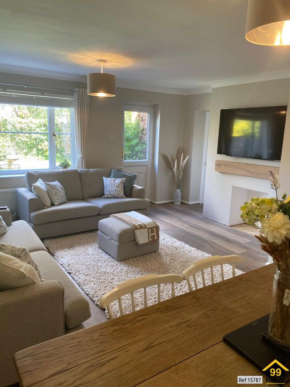 Property photo 2 of 12 Photo 1