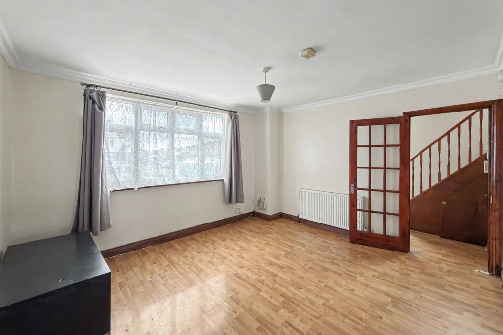 Property photo 3 of 15 65 Ormesby Way, Harrow, Ha3 9Se