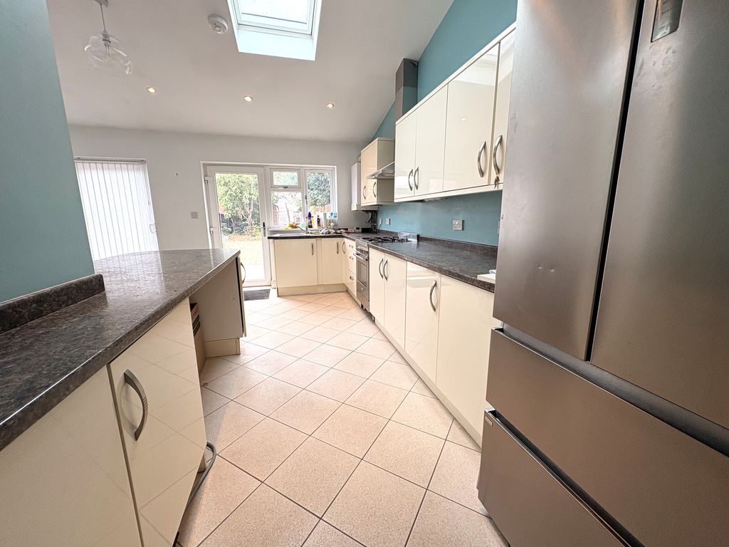Property photo 3 of 15 Kitchen