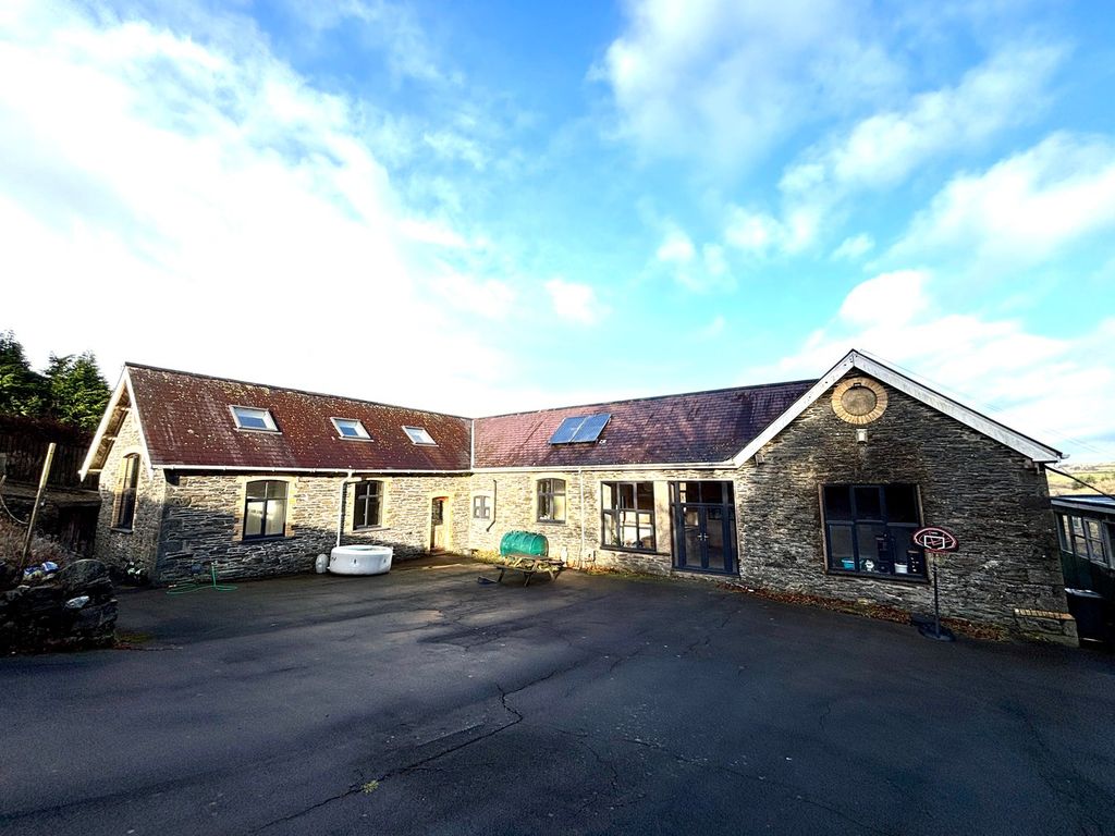 Property photo 3 of 26