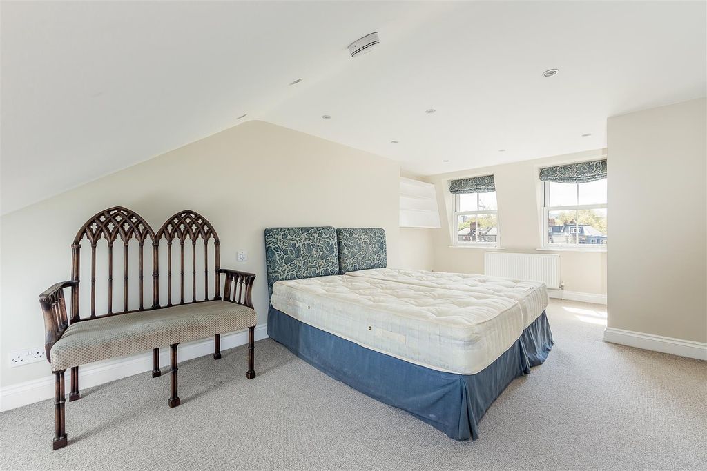 Property photo 3 of 11 Lettings Brook Green Sterndale Road - Bedroom 1 (3