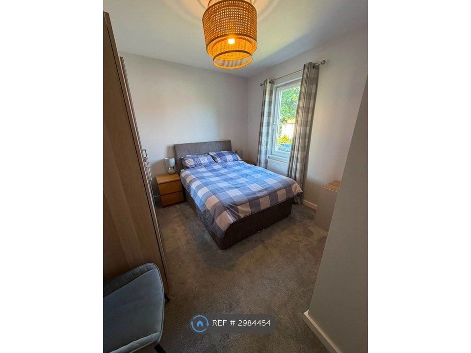 Property photo 2 of 14 Bedroom 1