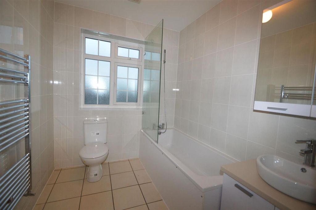 Property photo 2 of 3 Dsc_(2590).Jpg