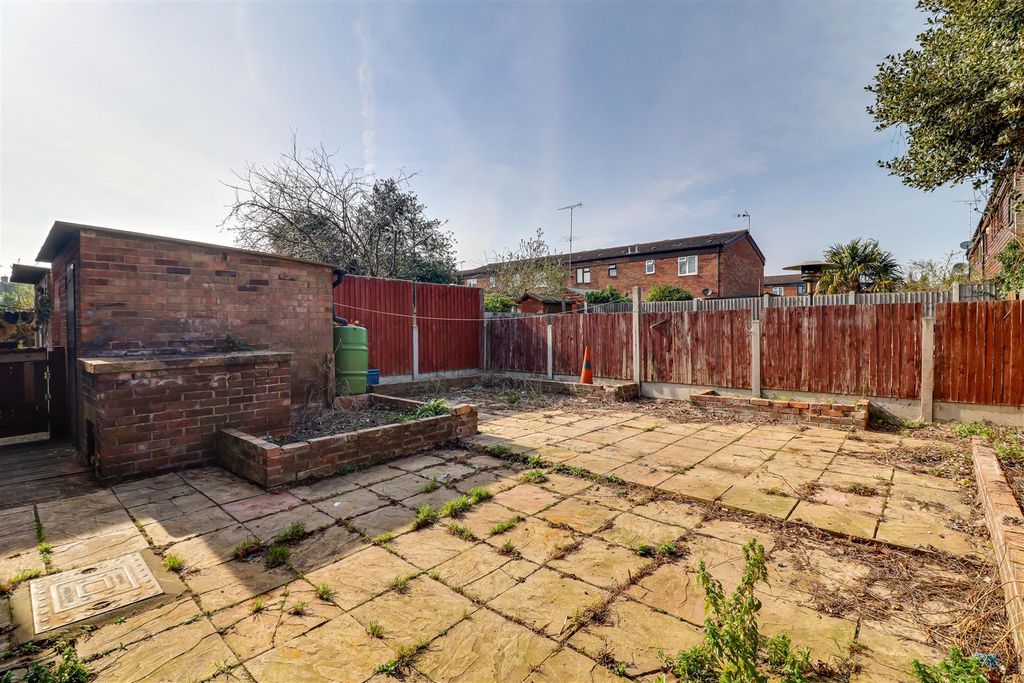 Property photo 2 of 7