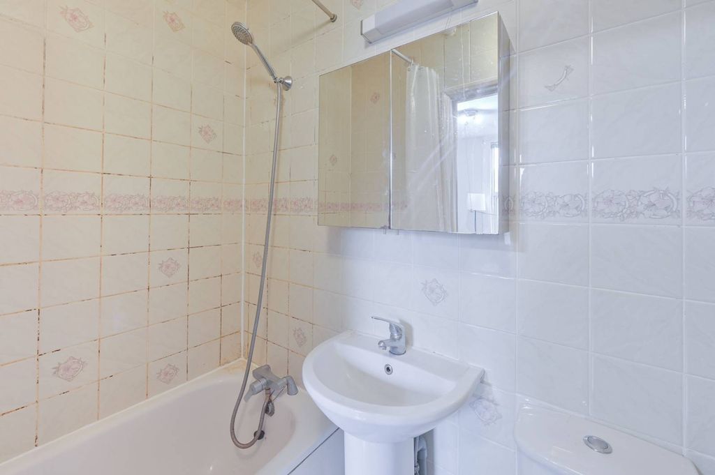 Property photo 3 of 5