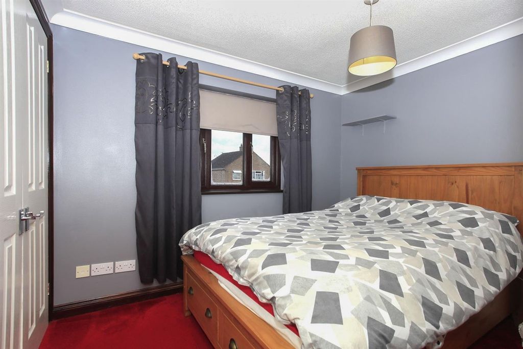 Property photo 2 of 8 Front