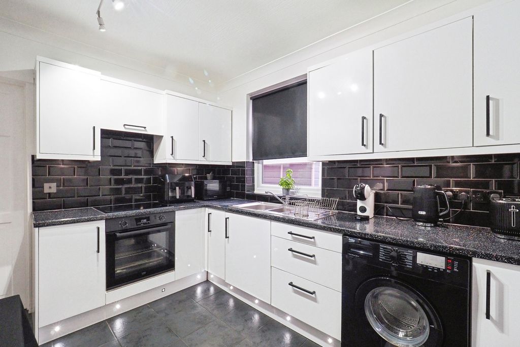 Property photo 2 of 14 Pbox-Img.Jpg