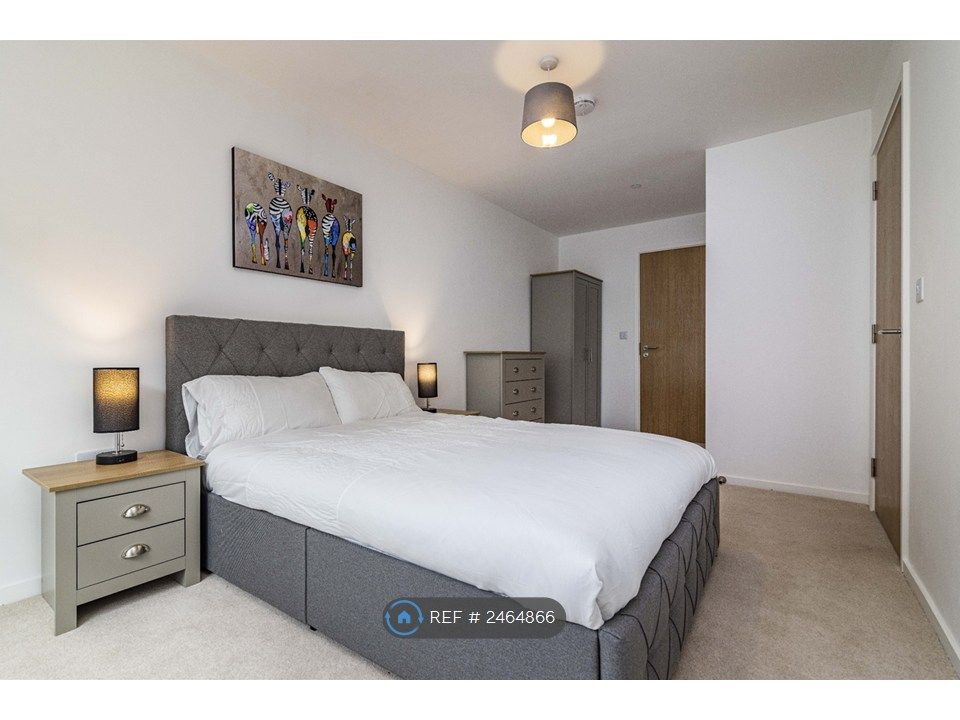 Property photo 3 of 11 Master Bedroom