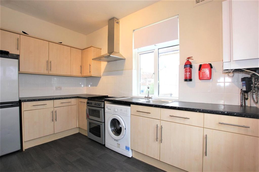 Property photo 3 of 7 Picture No. 06