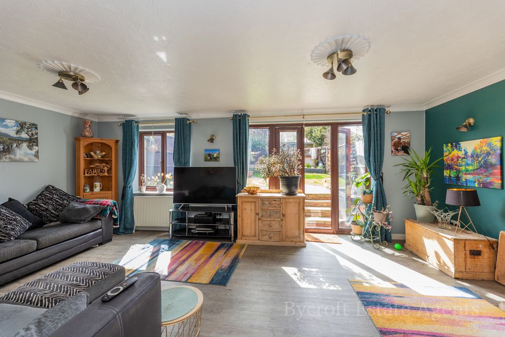 Property photo 3 of 20