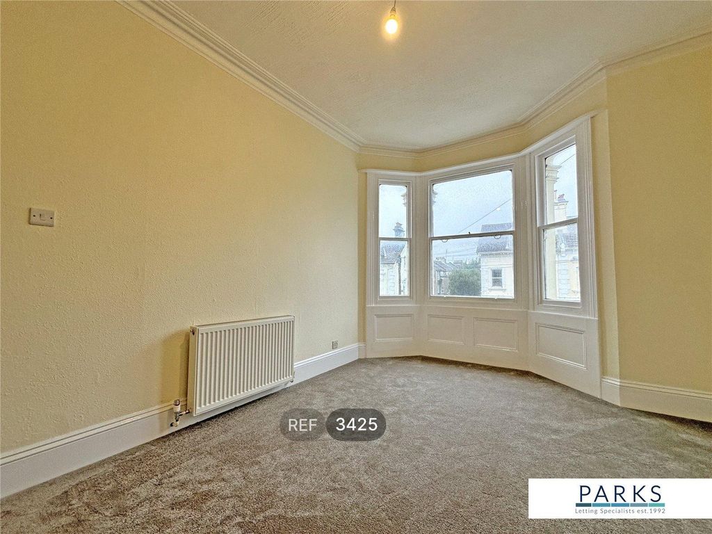 Property photo 3 of 7 Living Room