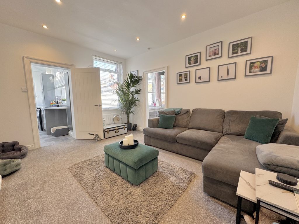 Property photo 3 of 16 Img_9085