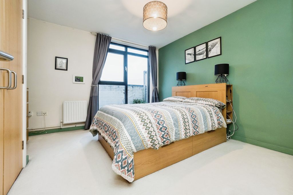 Property photo 3 of 17 Photography