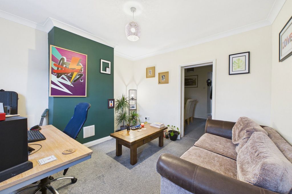 Property photo 1 of 21