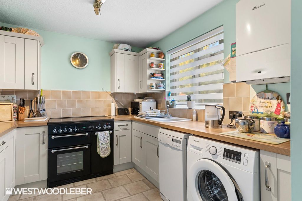 Property photo 3 of 17 Shireclose_10.Jpg