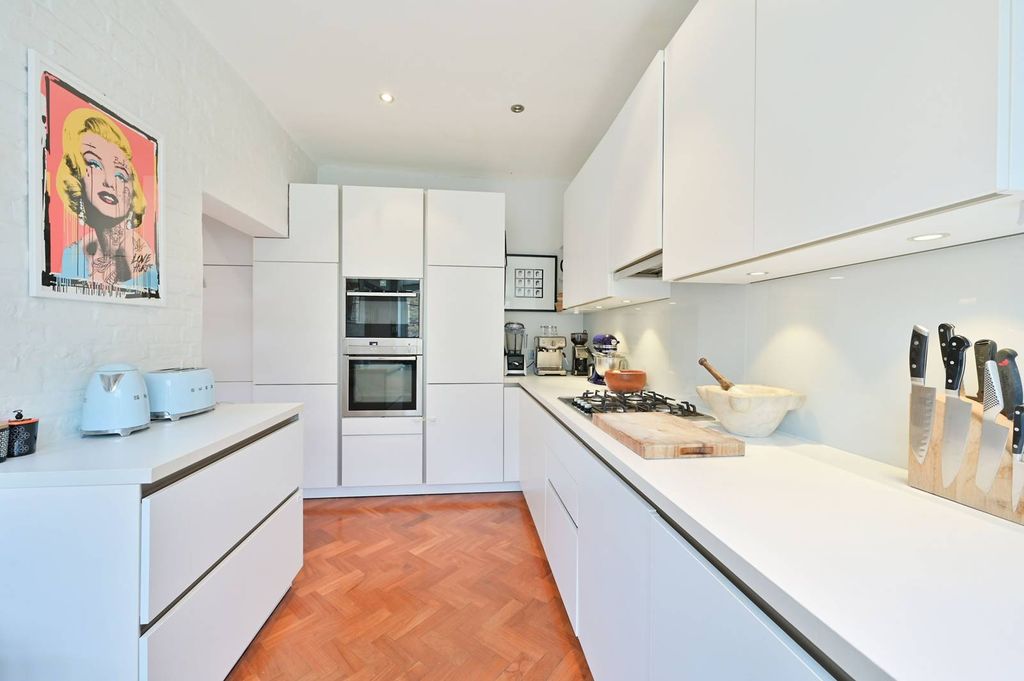Property photo 2 of 9