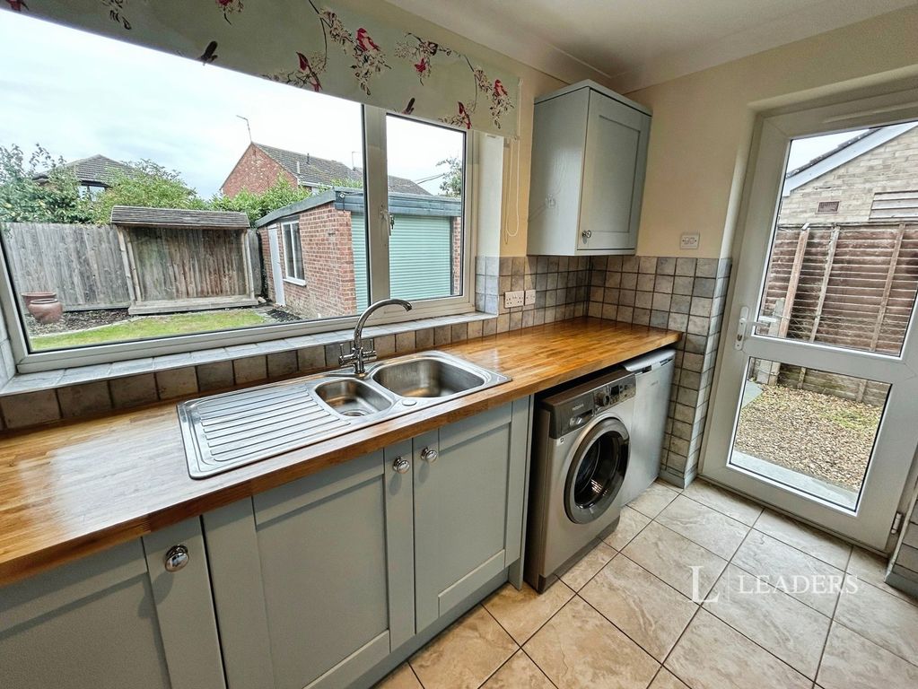 Property photo 3 of 12 Kitchen