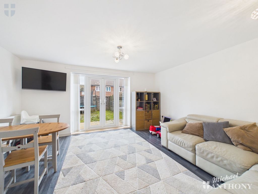 Property photo 2 of 11 Fe509B5A94B9486d9Cf9Be39375Ed0E2_80_Cam03218G0-Pr0909-Still003