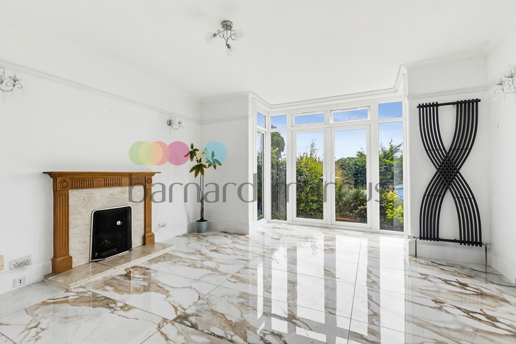 Property photo 2 of 9 Living Room