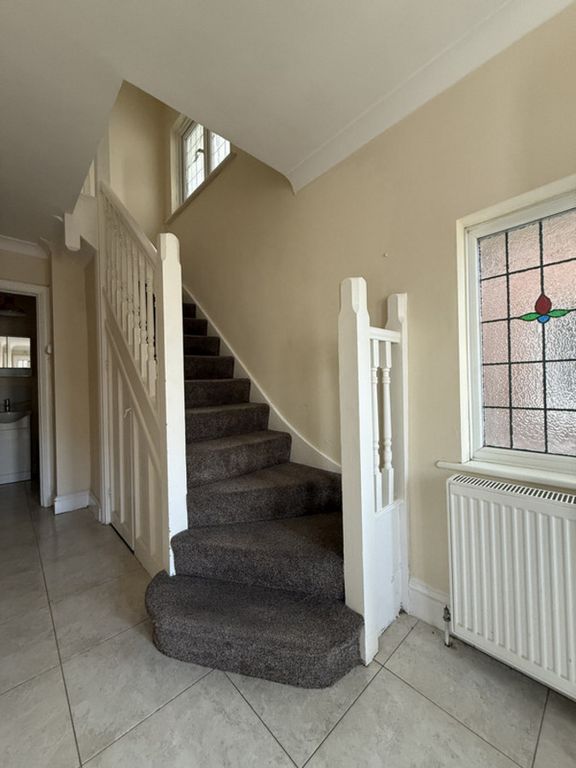 Property photo 2 of 27