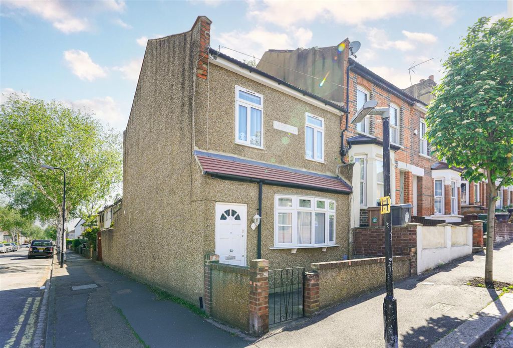Property photo 2 of 17