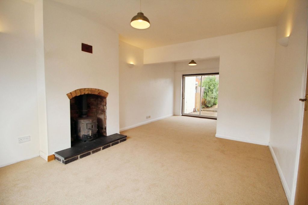 Property photo 3 of 27