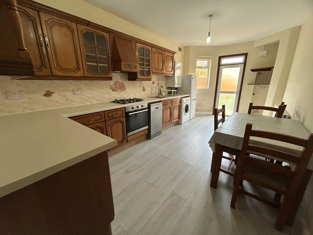 Property photo 3 of 8 Img_1105