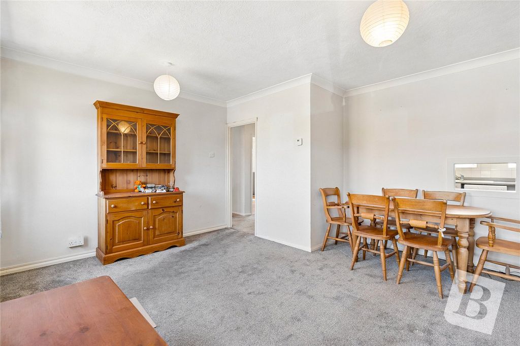 Property photo 2 of 12 Living / Dining