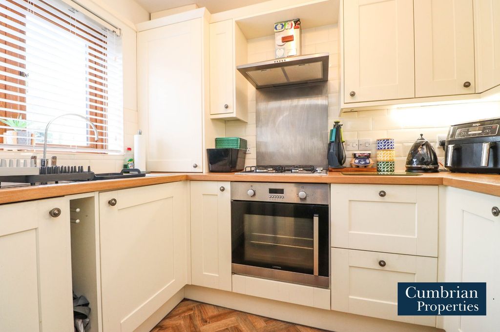 Property photo 2 of 13 Kitchen