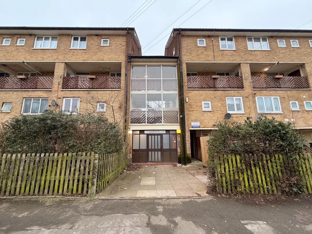 Property photo 1 of 9 Approach