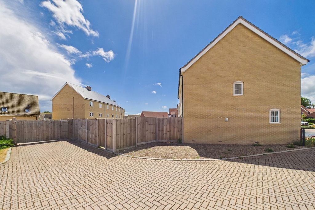 Property photo 3 of 11