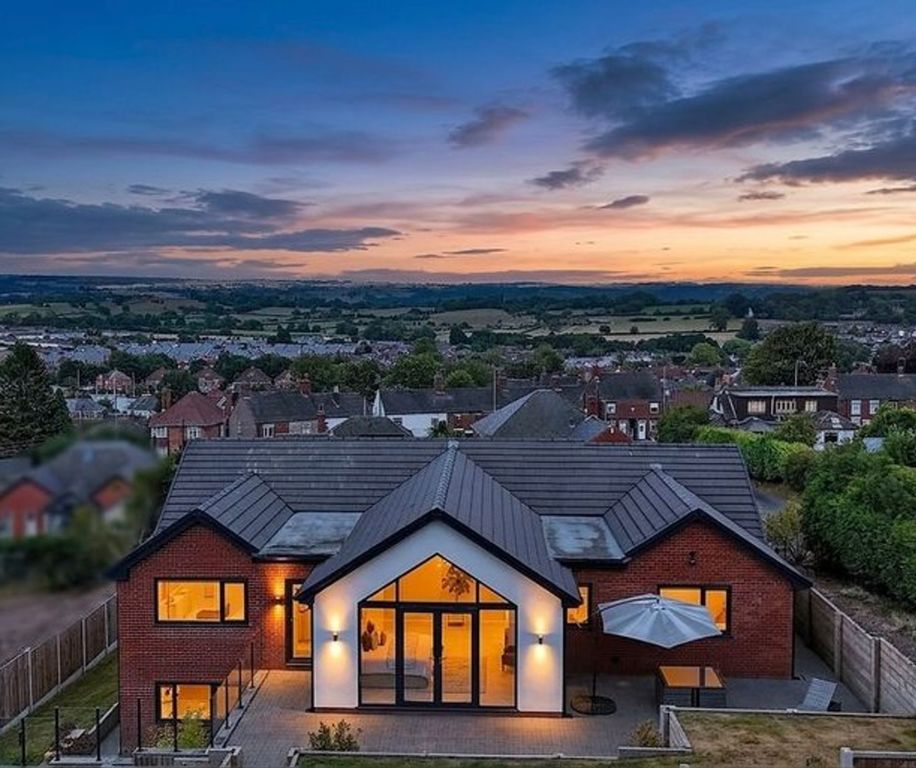 Property photo 1 of 33