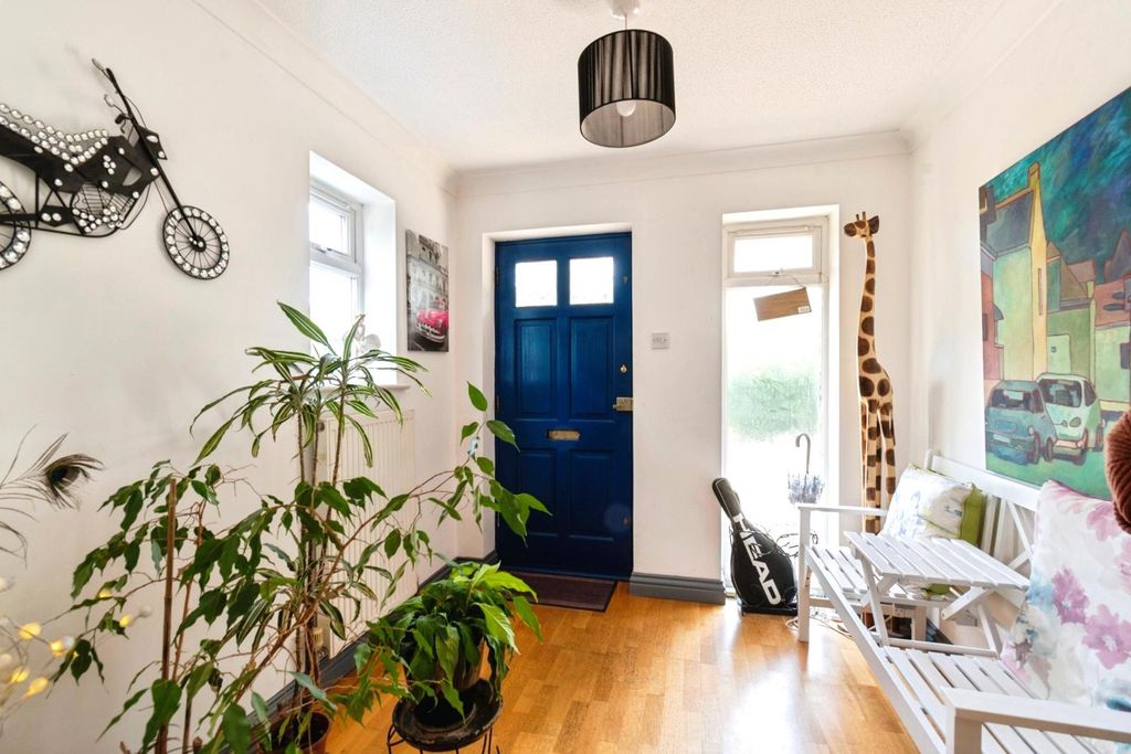 Property photo 3 of 27 Pbox-Img.Jpg