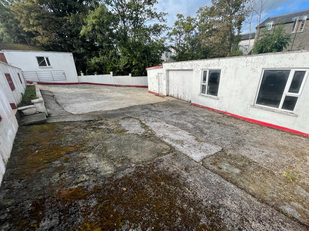 Property photo 3 of 23