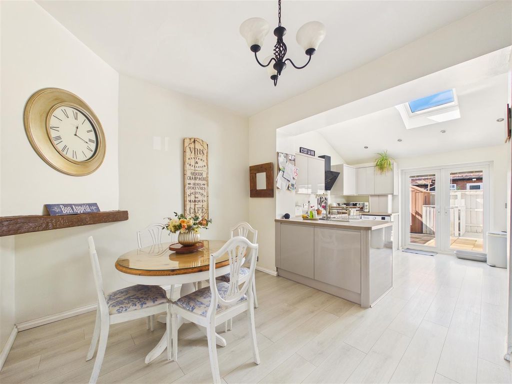 Property photo 3 of 11 Cam05451G0-Pr0117-Still009.Jpg