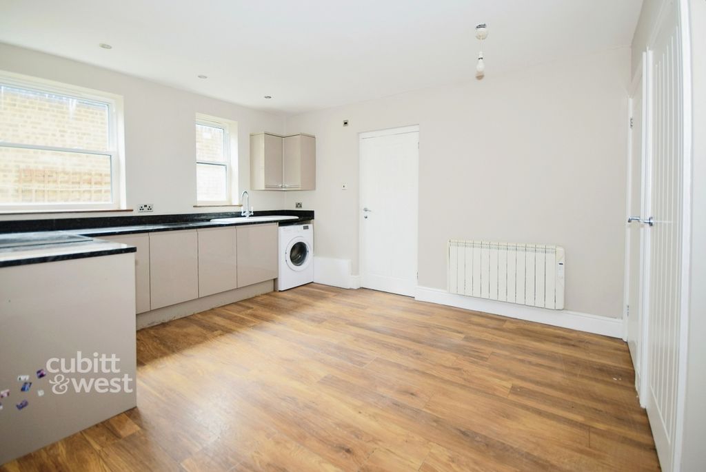 Property photo 3 of 9 4A35Fa7d-Dsc_0096