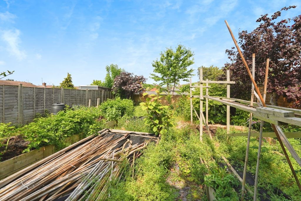 Property photo 3 of 11 Photo