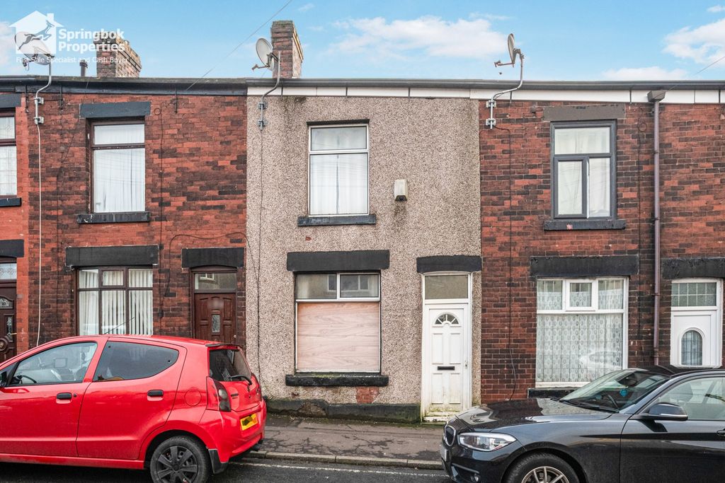 Property photo 1 of 17 Front View